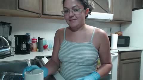 Snapshot of i_fetishize_u chatting on 18, 12, 2025 ShortStuff online show from 18, 12, 2025