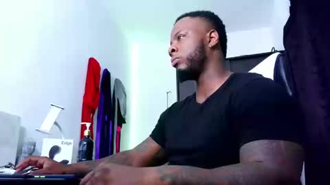 Snapshot of iam_hotbbc chatting on 20, 9, 2025 Mr H Independent model online show from 20, 9, 2025