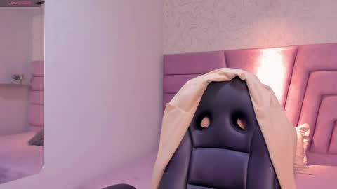 iam_lina online show from 15, 4, 2026