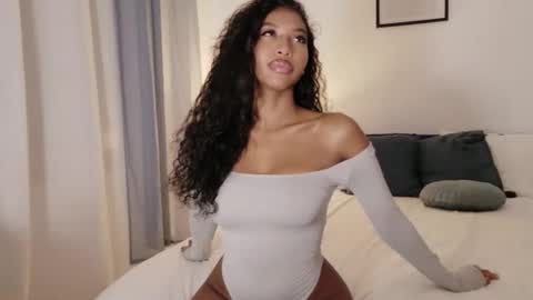 Snapshot of iamcrystal2 chatting on 18, 9, 2025 Crystal online show from 18, 9, 2025