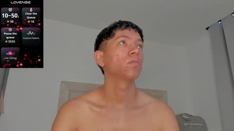 Snapshot of iamjulian_ chatting on 24, 4, 2026 Juliiiiian online show from 24, 4, 2026