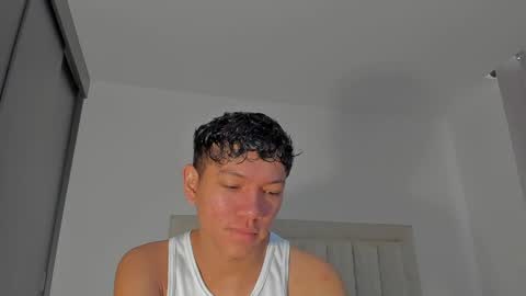 Snapshot of iamjulian_ chatting on 20, 5, 2026 Juliiiiian online show from 20, 5, 2026