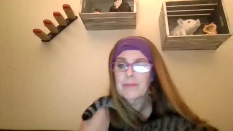 Snapshot of iampoppyy chatting on 24, 10, 2025 iampoppyy online show from 24, 10, 2025