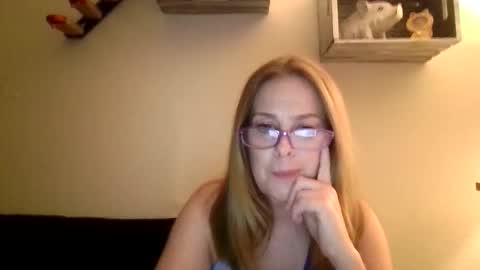 Snapshot of iampoppyy chatting on 3, 11, 2025 iampoppyy online show from 3, 11, 2025