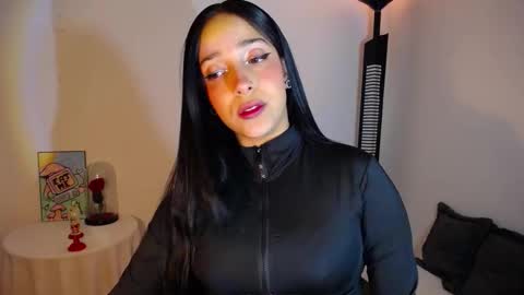 Snapshot of iamroxanne chatting on 11, 11, 2025 Camila online show from 11, 11, 2025