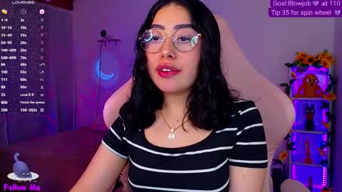 Snapshot of iamveroo chatting on 28, 11, 2025 Veronica NDEPENT MODEL online show from 28, 11, 2025