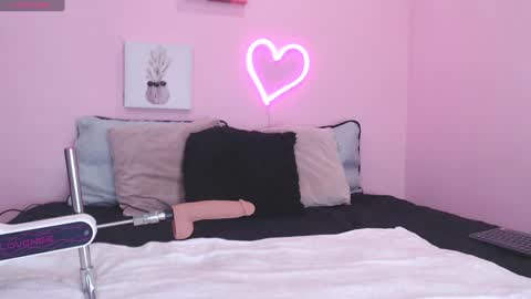 Snapshot of ian_castillo_ chatting on 2, 1, 2025 IAN CASTILLO online show from 2, 1, 2025