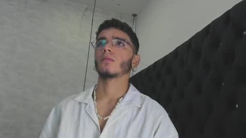 Snapshot of ian_castillo_ chatting on 15, 2, 2025 IAN CASTILLO online show from 15, 2, 2025