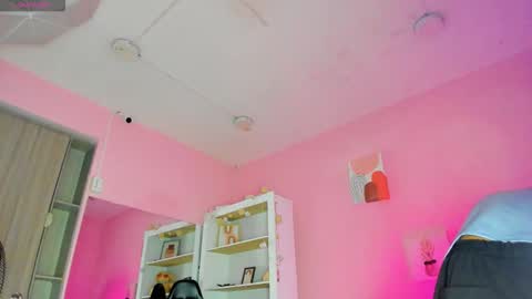 Snapshot of ian_castillo_ chatting on 4, 11, 2025 IAN CASTILLO online show from 4, 11, 2025