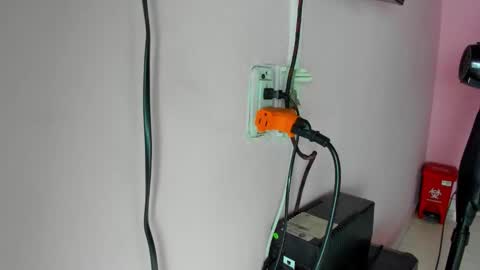 Snapshot of ian_castillo_ chatting on 15, 12, 2025 IAN CASTILLO online show from 15, 12, 2025