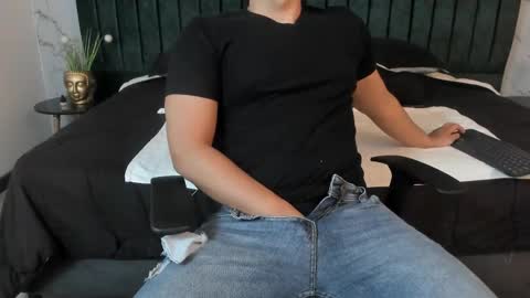 Ian Davis online show from 5, 3, 2025