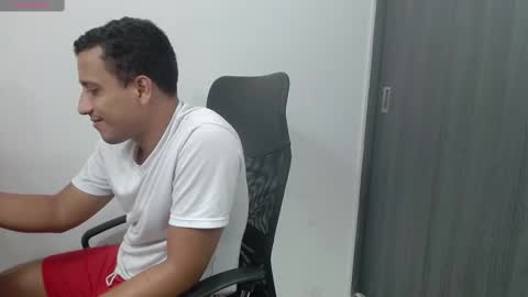 Snapshot of ian_taylor_xxx chatting on 26, 1, 2025 ian_taylor_xxx online show from 26, 1, 2025