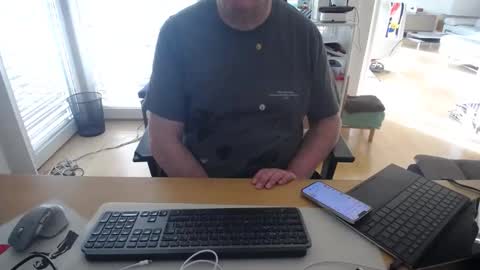 iandy12 online show from 8, 4, 2026