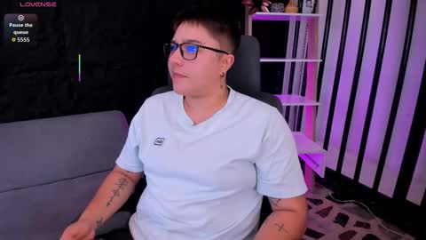 Snapshot of iangilbert chatting on 3, 10, 2025 ian online show from 3, 10, 2025