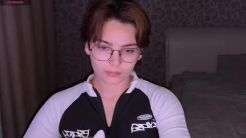 Snapshot of iceeheart chatting on 12, 11, 2025 Ksenia online show from 12, 11, 2025