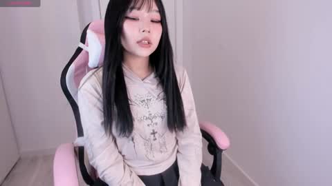 Hitomi   online show from 24, 12, 2024