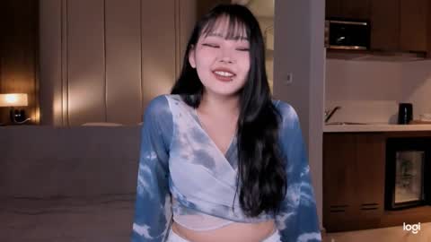 Hitomi   online show from 9, 3, 2025