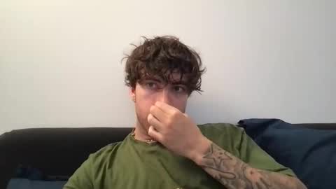 Snapshot of icyninesix chatting on 18, 12, 2025 icyninesix online show from 18, 12, 2025