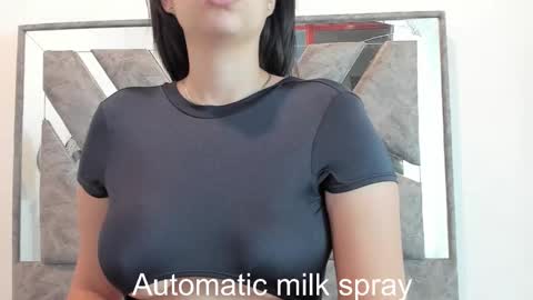 Snapshot of idarazanin24 chatting on 17, 12, 2025 Idara Zanin online show from 17, 12, 2025