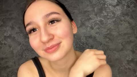 Snapshot of idellmannheim chatting on 18, 12, 2025 Sofi online show from 18, 12, 2025