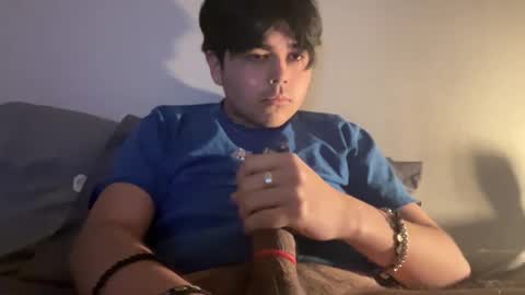 Snapshot of idk12327 chatting on 4, 3, 2025 idk12327 online show from 4, 3, 2025