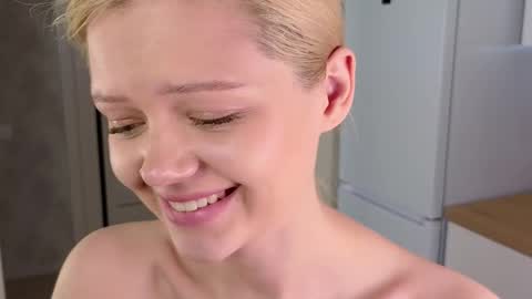 Snapshot of ifiwasyourgf chatting on 4, 3, 2025 Lisa online show from 4, 3, 2025