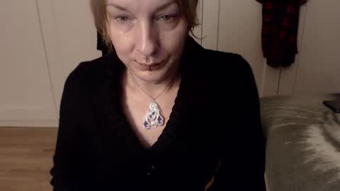 Snapshot of ifk_donkeysfr chatting on 16, 12, 2025 Ifk Donkeys online show from 16, 12, 2025