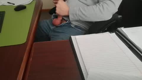 Hung office Stud online show from 24, 2, 2025