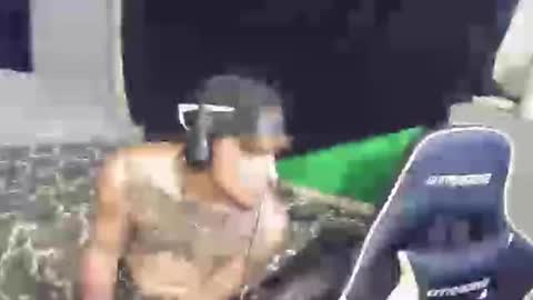 Snapshot of igetherwetter chatting on 10, 11, 2025 Amiri Roue online show from 10, 11, 2025