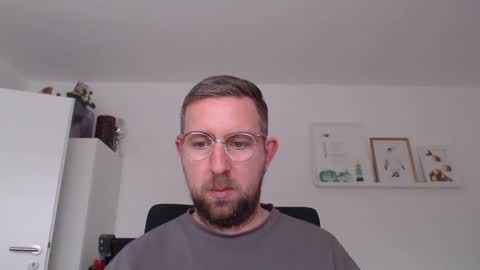 Snapshot of iggi2707 chatting on 2, 12, 2024 ner d online show from 2, 12, 2024