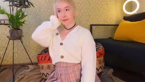 Emmy  help me reach 100 thumbs up online show from 9, 2, 2025