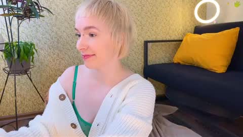 Emmy  help me reach 100 thumbs up online show from 17, 2, 2025