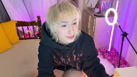 Emmy  help me reach 100 thumbs up online show from 18, 2, 2026