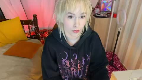 Emmy  help me reach 100 thumbs up online show from 22, 3, 2026