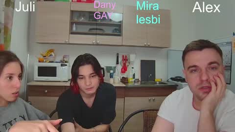 Julia and Mira online show from 16, 12, 2024