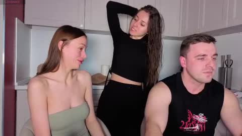 Julia and Mira online show from 13, 10, 2025