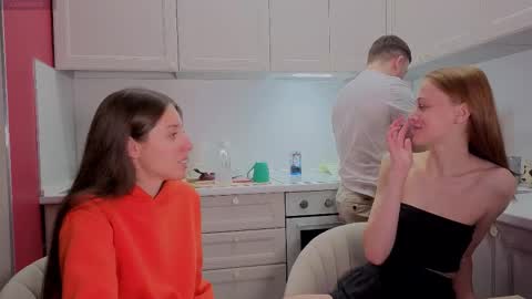 Snapshot of ihavepaws33 chatting on 15, 1, 2026 Julia and Mira online show from 15, 1, 2026