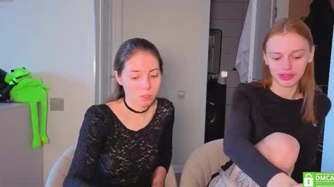 Snapshot of ihavepaws33 chatting on 13, 2, 2026 Julia and Mira online show from 13, 2, 2026