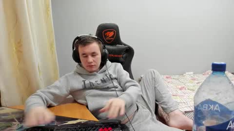 iliaskris online show from 1, 12, 2025