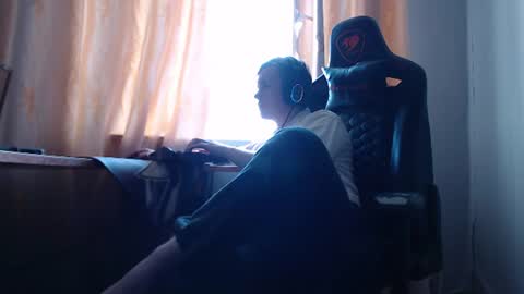 Snapshot of iliaskrisloveee chatting on 9, 7, 2026 lord online show from 9, 7, 2026