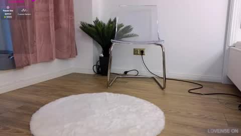 Snapshot of ilikeithaard chatting on 22, 10, 2025 Emma online show from 22, 10, 2025