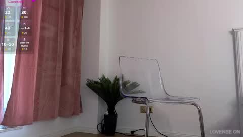 Snapshot of ilikeithaard chatting on 23, 10, 2025 Emma online show from 23, 10, 2025