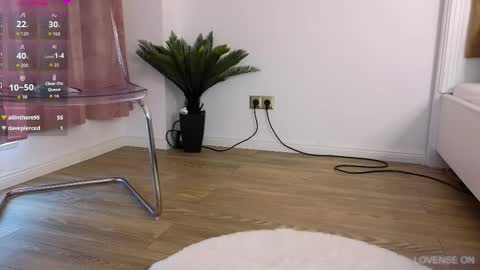 Snapshot of ilikeithaard chatting on 25, 10, 2025 Emma online show from 25, 10, 2025