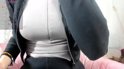 Snapshot of illegal_lorry chatting on 16, 2, 2025 illegal_lorry online show from 16, 2, 2025