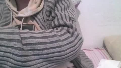 Snapshot of ilovebigass04 chatting on 15, 12, 2024 yunstud online show from 15, 12, 2024