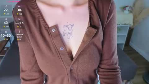 Snapshot of iluminadangoun chatting on 11, 6, 2026 Hello everyone Im Lily online show from 11, 6, 2026