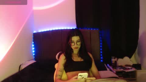 Snapshot of ily_bea chatting on 4, 10, 2025 Ily Bea online show from 4, 10, 2025