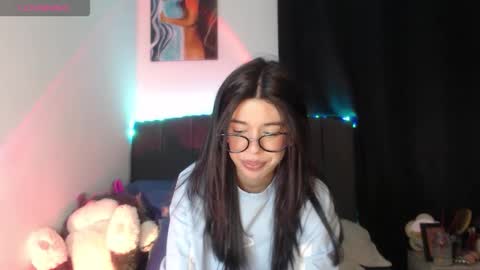 Snapshot of ily_bea chatting on 4, 6, 2026 Ily Bea online show from 4, 6, 2026