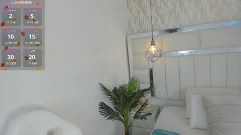 Snapshot of im_dalhia chatting on 27, 10, 2025 DAHLIA online show from 27, 10, 2025