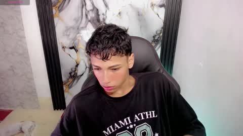 Snapshot of im_david01 chatting on 1, 12, 2025 im_david01 online show from 1, 12, 2025